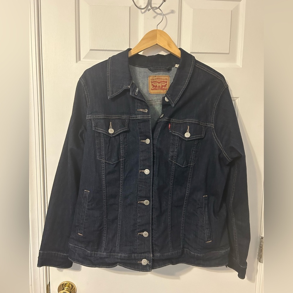 Levi’s Classic Trucker Jacket Dark Wash Plus 2X with stretch